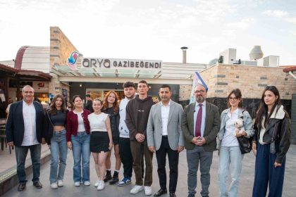 kusadasi-belediyesi-sofrasini-bu-yil-da-universitelilerle-paylasiyor