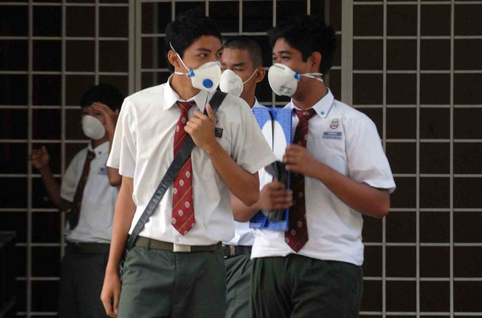 malezyada-yaklasik-6-bin-ogrenci-grip-oldu-egitime-ara-verildi