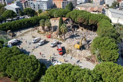 manisada-6-6-buyuklugundeki-deprem-tatbikati-gercegi-aratmadi