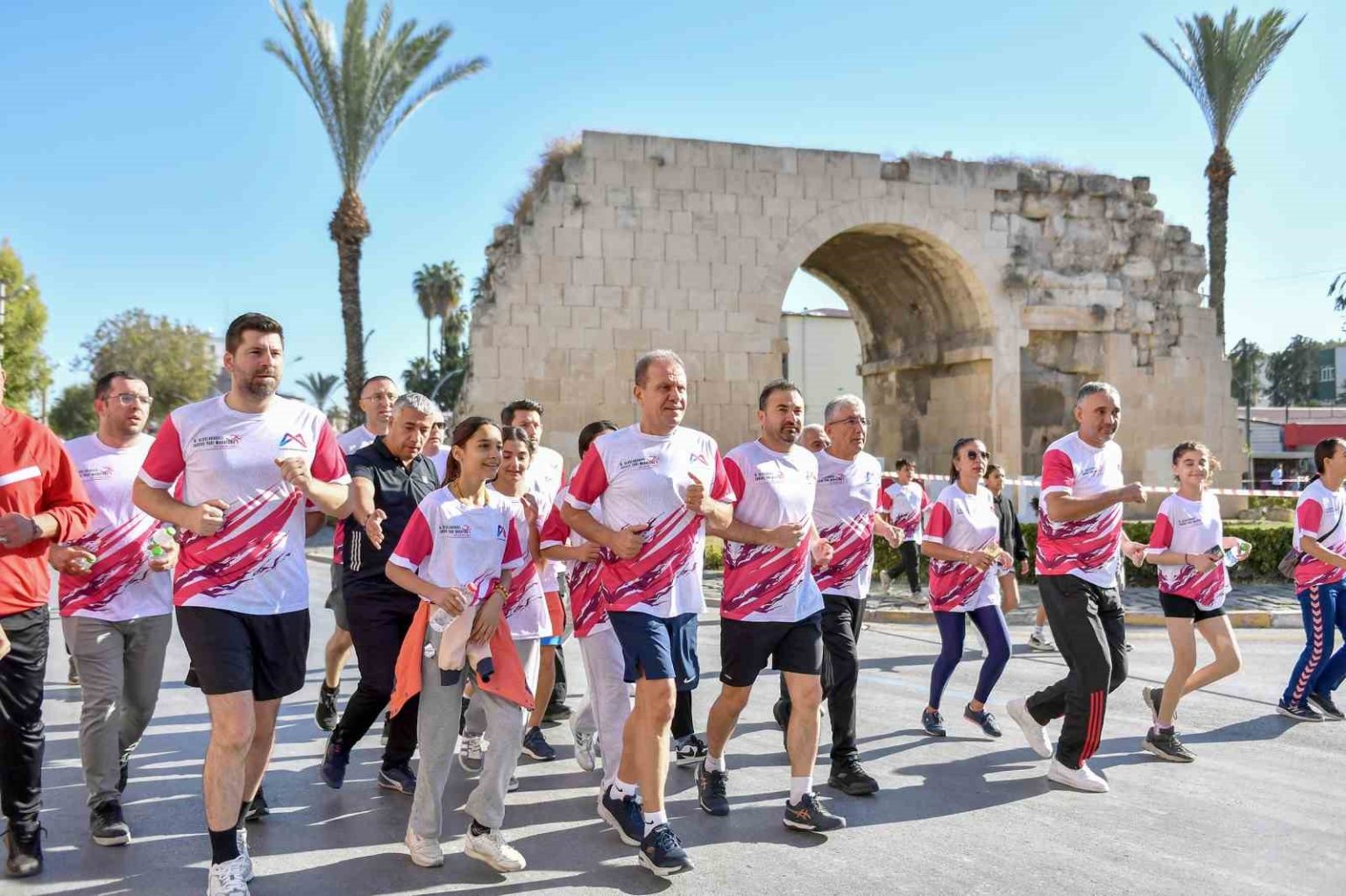 mersinde-uluslararasi-tarsus-yari-maratonu-heyecani
