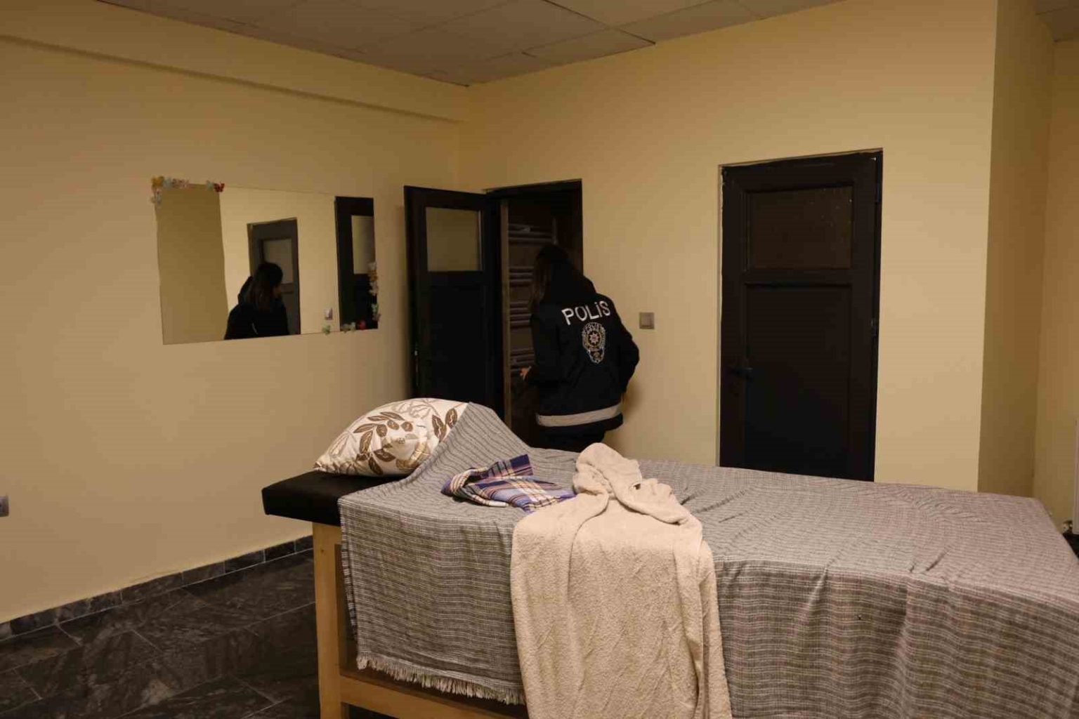 nevsehirde-masaj-salonuna-fuhus-operasyonu-5-gozalti-6-magdur-kadin-kurtarildi