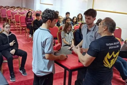 ogrencilere-bilek-guresinin-incelikleri-anlatildi