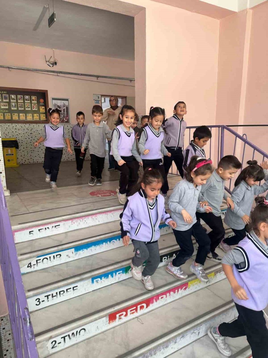 okulda-deprem-tahliye-tatbikati-yapildi