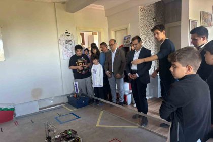 salihli-kaymakami-guldogan-gelecegin-bilim-insanlariyla-bulustu