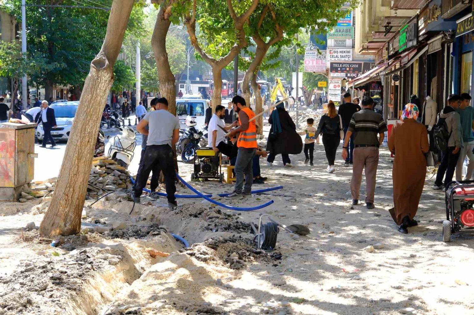 sanliurfada-divanyolu-yayalastirma-projesi-ile-tarihi-bolge-canlaniyor
