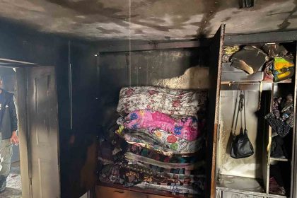 sindirgida-cikan-yanginda-evin-buyuk-bolumu-kullanilmaz-hale-geldi