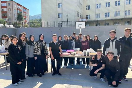 soma-ali-uzunoglu-lisesinden-gazzeye-yardim-eli