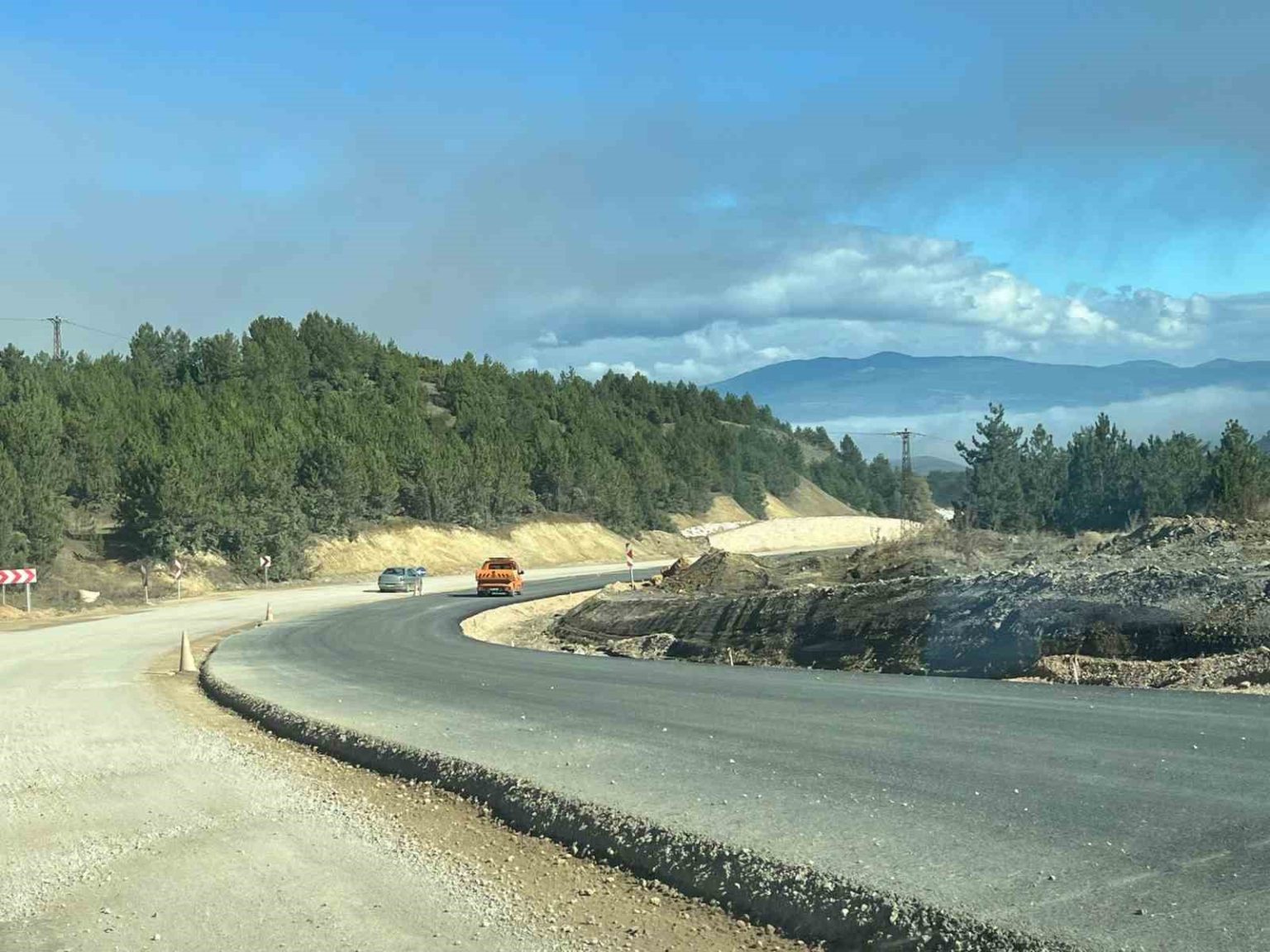 tavsanli-domanic-yolunda-calismalar-suruyor