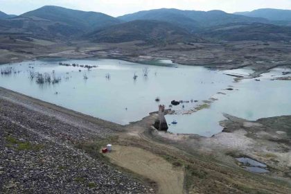 tekirdagda-naip-baraji-olu-hacme-indi-sular-cekildi-adaciklar-olustu