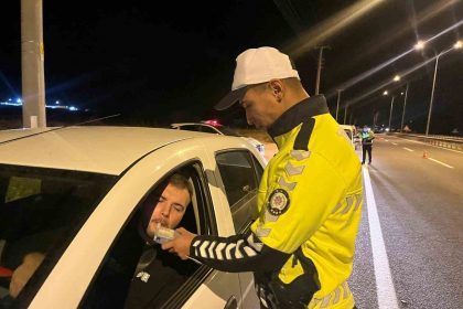 trafik-denetimleri-gece-gunduz-araliksiz-suruyor