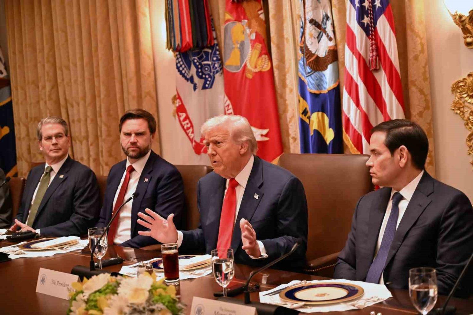 trump-hamas-ile-konustum-bana-silah-birakacaklarini-soylediler