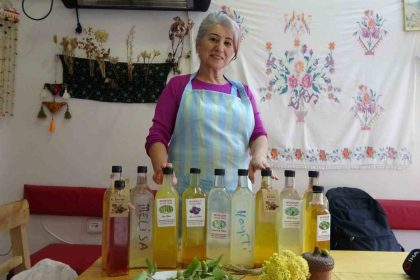 tuncelinin-daglarindan-gelen-sifa-her-bitkiden-sirke-yapiyor