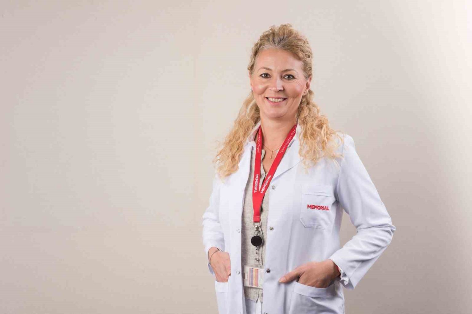 uzman-doktor-sirin-elmi-eller-mikroplarin-vucuda-giris-kapisidir
