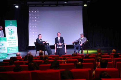 yesil-koltuk-isimli-soylesi-programinin-ilk-konugu-baskan-alper-taban-oldu