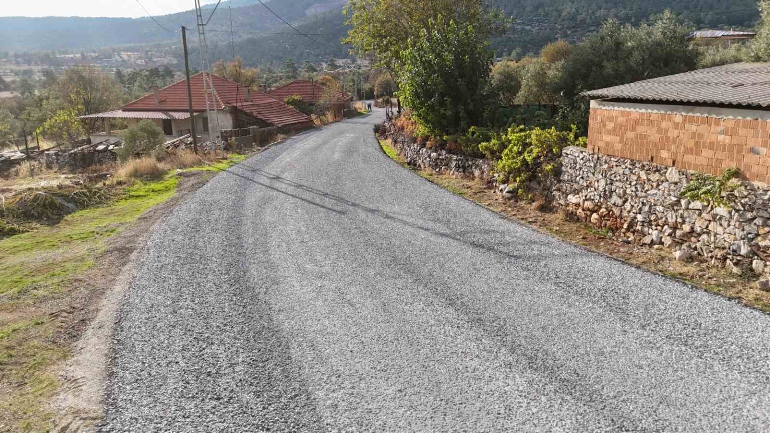 5-kirsal-mahallenin-yol-yapim-calismalarinda-sona-gelindi