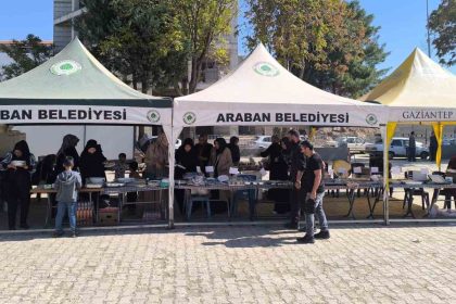 arabanda-hayirseverlerden-gazze-yararina-hayir-carsisi