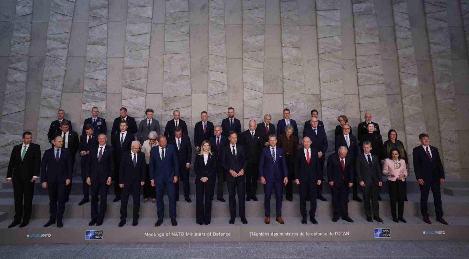 bakan-guler-ates-mukemmeliyet-merkezi-niyet-mektubu-imza-torenine-katildi