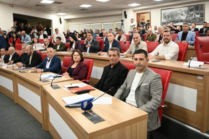 baskan-gunel-buyuksehirin-yukunu-aliyoruz