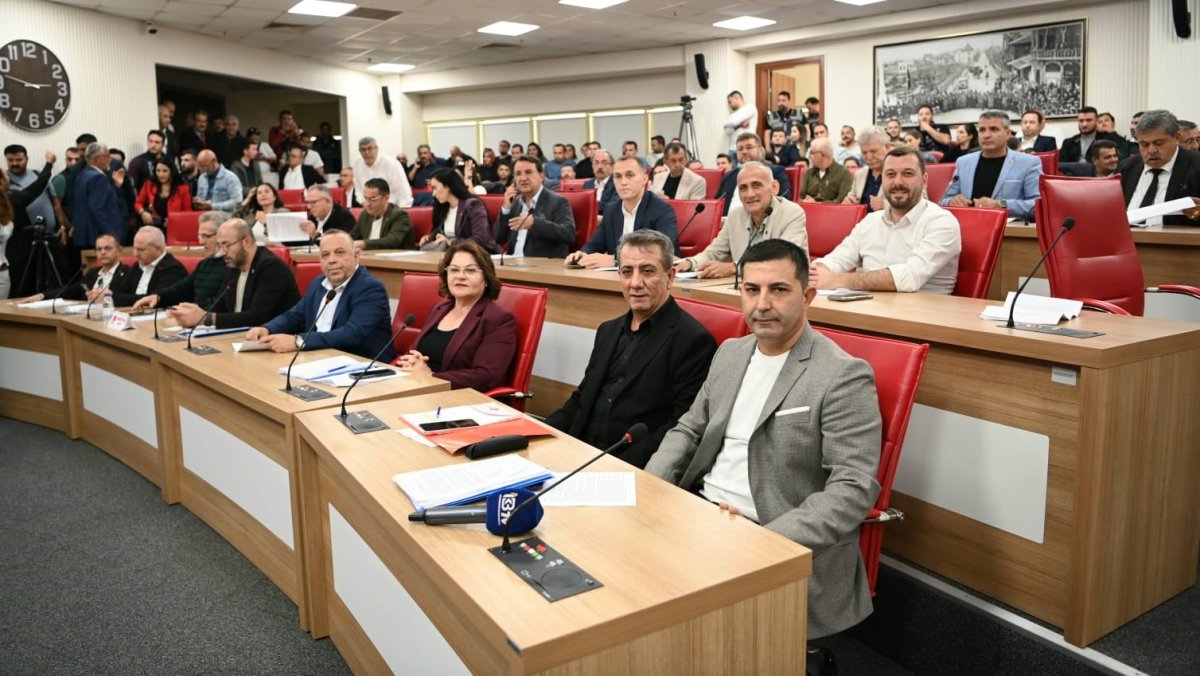 baskan-gunel-buyuksehirin-yukunu-aliyoruz