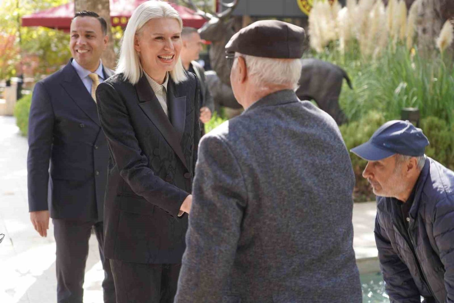 baskani-subasi-carsi-esnafi-ve-vatandaslarla-bulustu