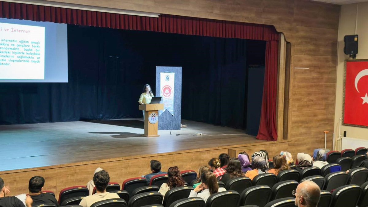 belediye-personeline-bagimlilik-egitimi-verildi