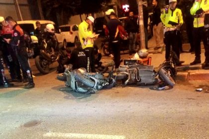 bicakli-yaralama-olayina-karisan-motosikletli-supheliler-polisten-kacarken-kaza-yapti-3-yarali