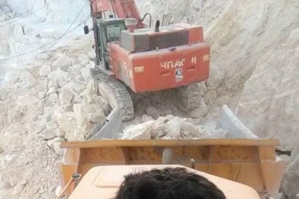 burdurda-haber-alinamayan-adam-evinde-tufekle-vurulmus-halde-olu-bulundu