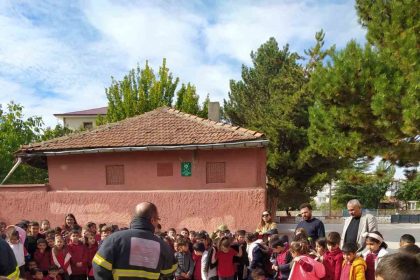 corumda-ilkokul-ogrencilerine-yangin-egitimi