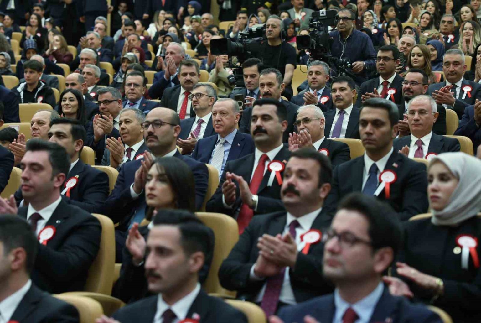 cumhurbaskani-erdogan-783-bin-kilometrekarelik-vatan-topraginda-yasayan-herkes-devletimizin-esit-ve-onurlu-birer-vatandasidir