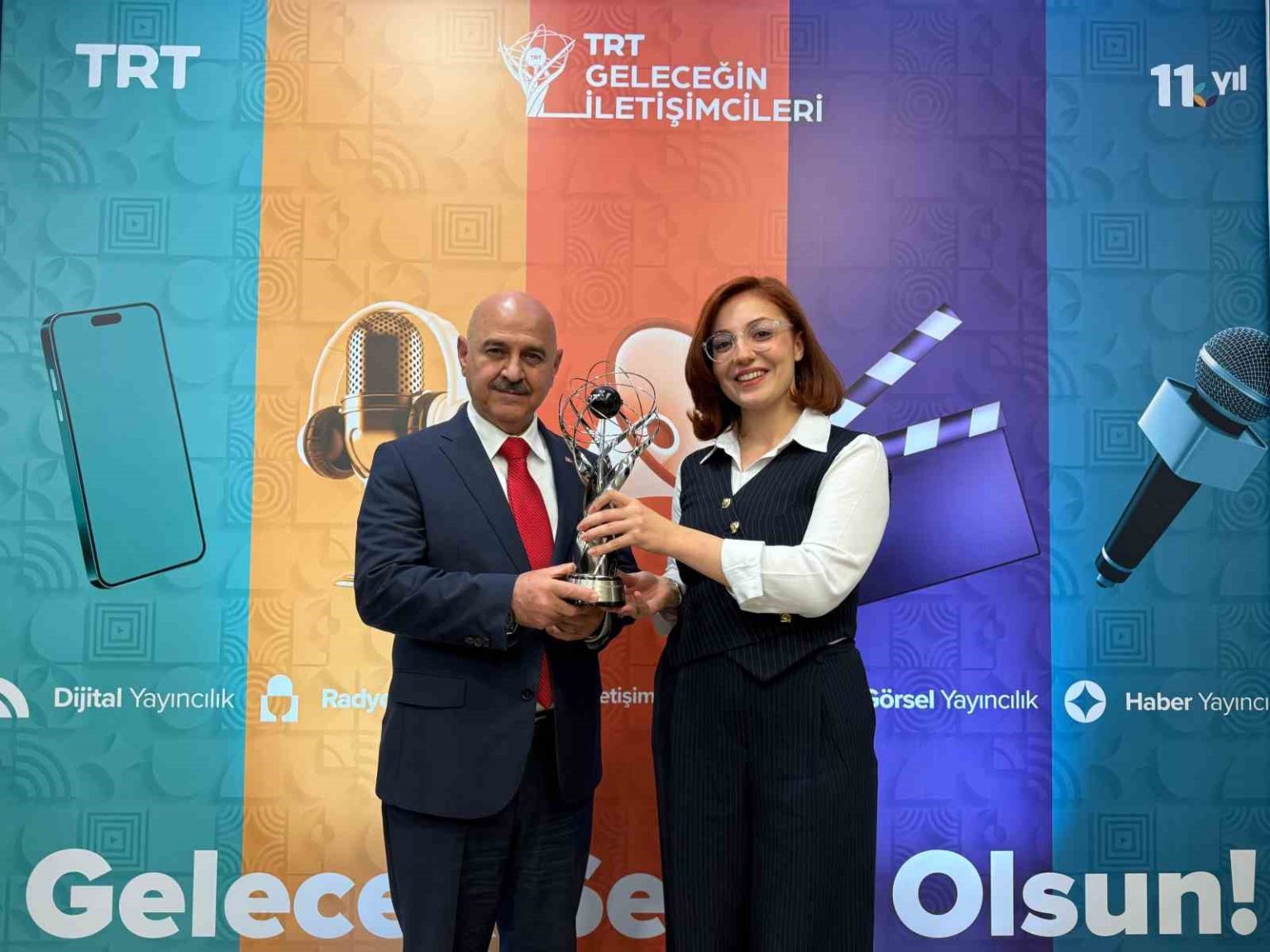 duzce-universitesi-gelecegin-iletisimcileri-yarismasindan-odulle-dondu