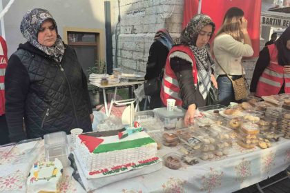 filistin-temali-pasta-6-bin-tlye-satildi