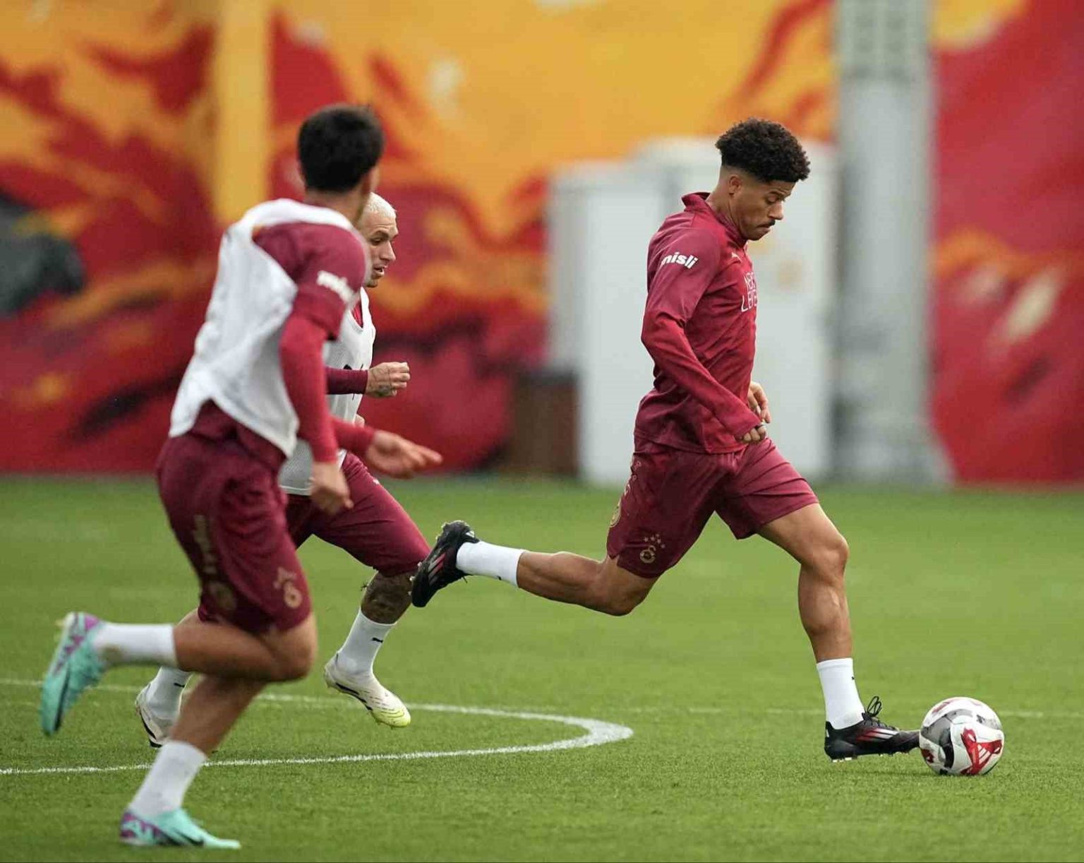 galatasaray-basaksehir-maci-hazirliklarini-surdurdu