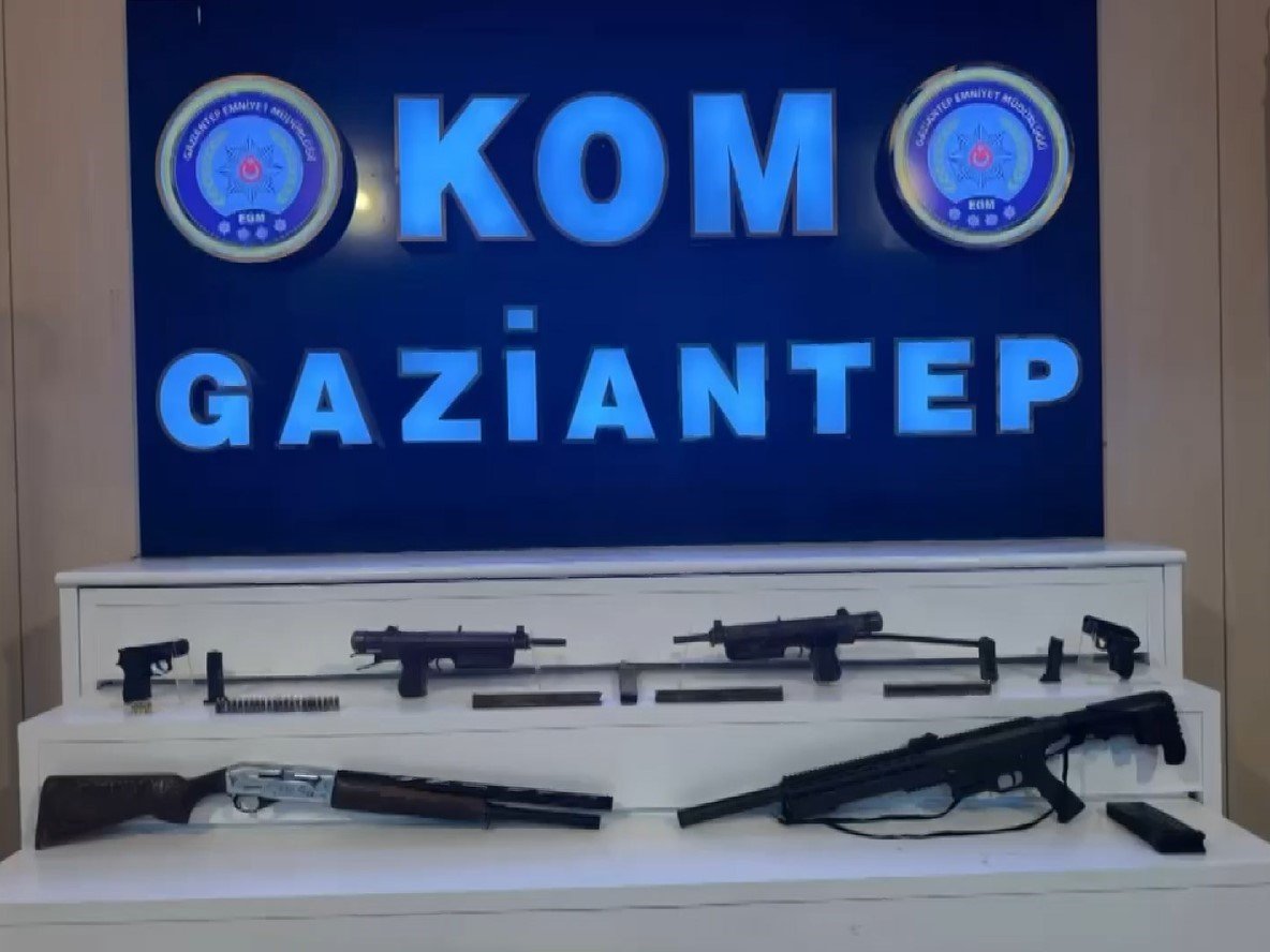gaziantepte-bag-evine-kacak-silah-operasyonu-6-silah-ele-gecirildi