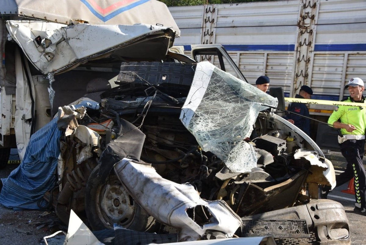 giresunda-trafik-kazasi-1-olu-2-yarali