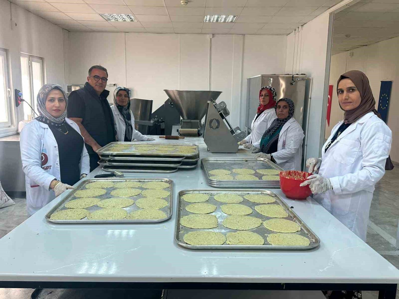 kadinlar-hem-kulturlerini-yasatiyor-hem-de-aile-ekonomisine-katki-sagliyor