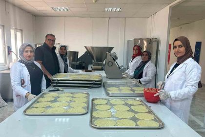 kadinlar-hem-kulturlerini-yasatiyor-hem-de-aile-ekonomisine-katki-sagliyor