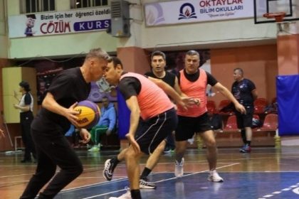 kamu-spor-oyunlari-kapsaminda-duzenlenen-3x3-basketbol-turnuvasi-tamamlandi