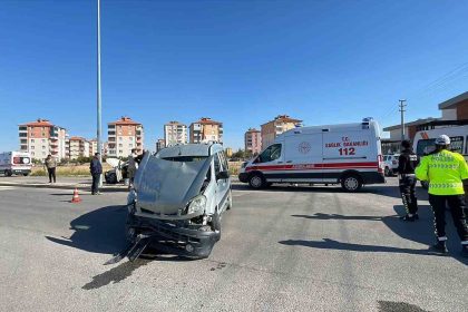 karamanda-hafif-ticari-aracla-cip-carpisti-3-yarali