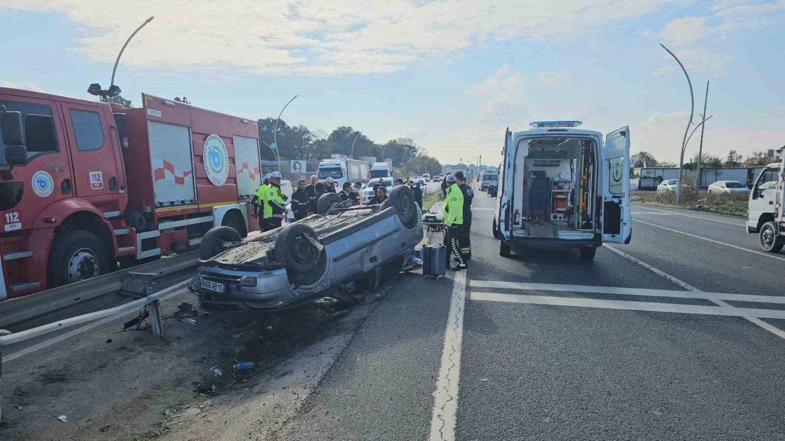 kontrolden-cikan-otomobil-takla-atti