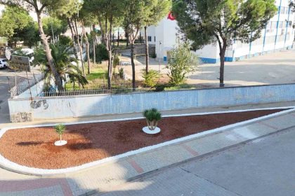 nazilli-belediyesi-cumhuriyet-mahallesindeki-peyzaj-calismalarini-tamamladi