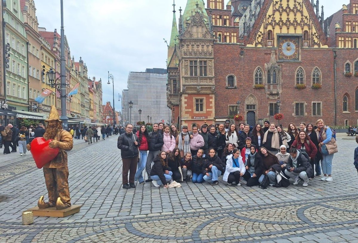 niluferli-kiz-cocuklari-polonyada-farkli-kulturlerle-bulustu