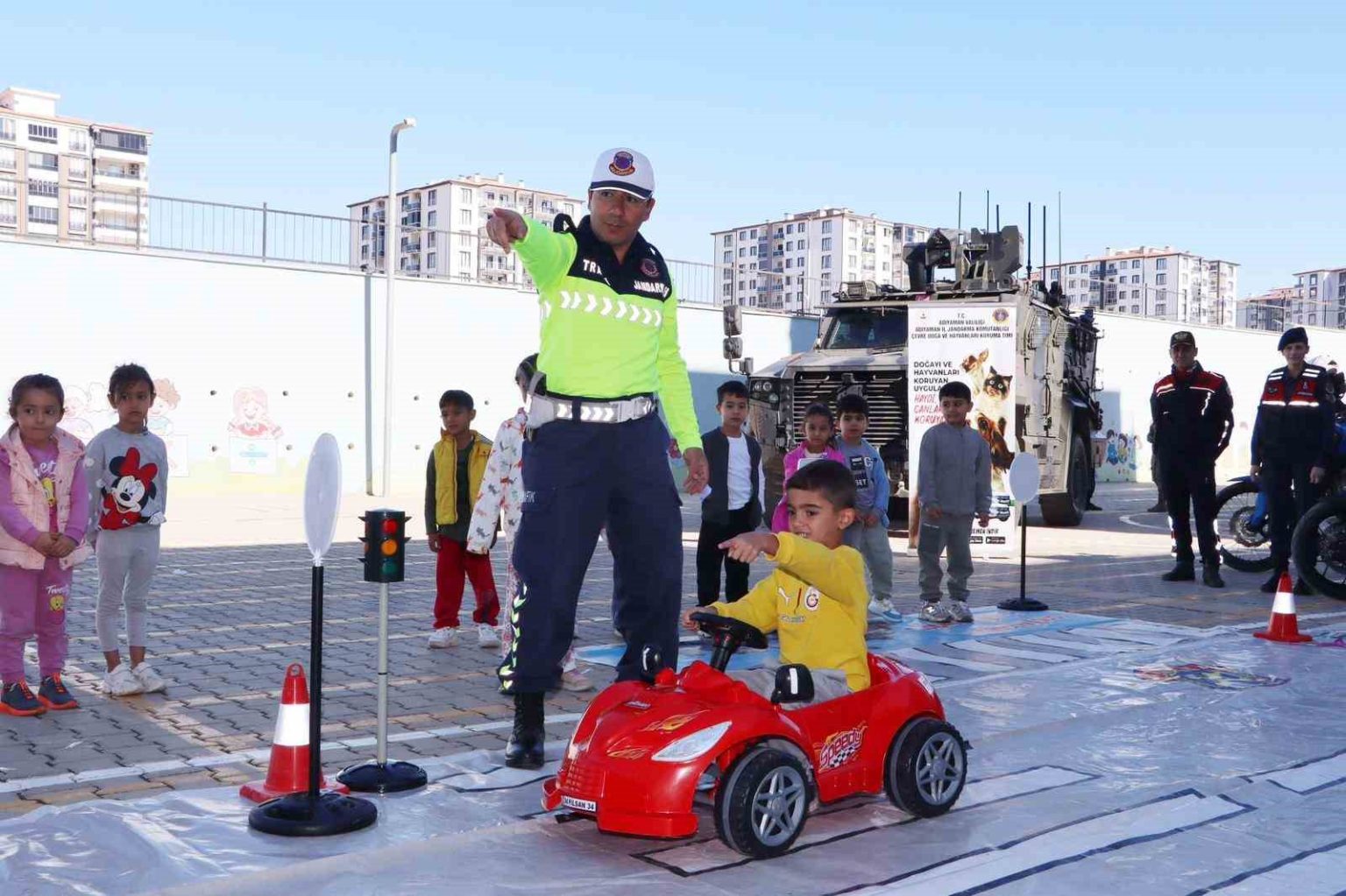 ogrencilere-tanitim-ve-bilgilendirme-etkinligi-duzenledi