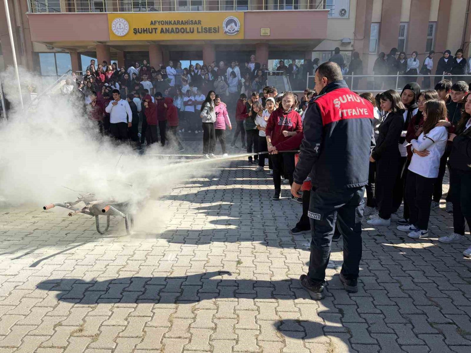 okul-bahcesinde-yangin-tatbikati-yapildi