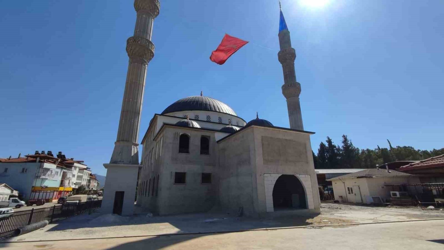 osmanli-mimarisinin-izlerini-tasiyan-caminin-yuzde-80ni-tamamlandi