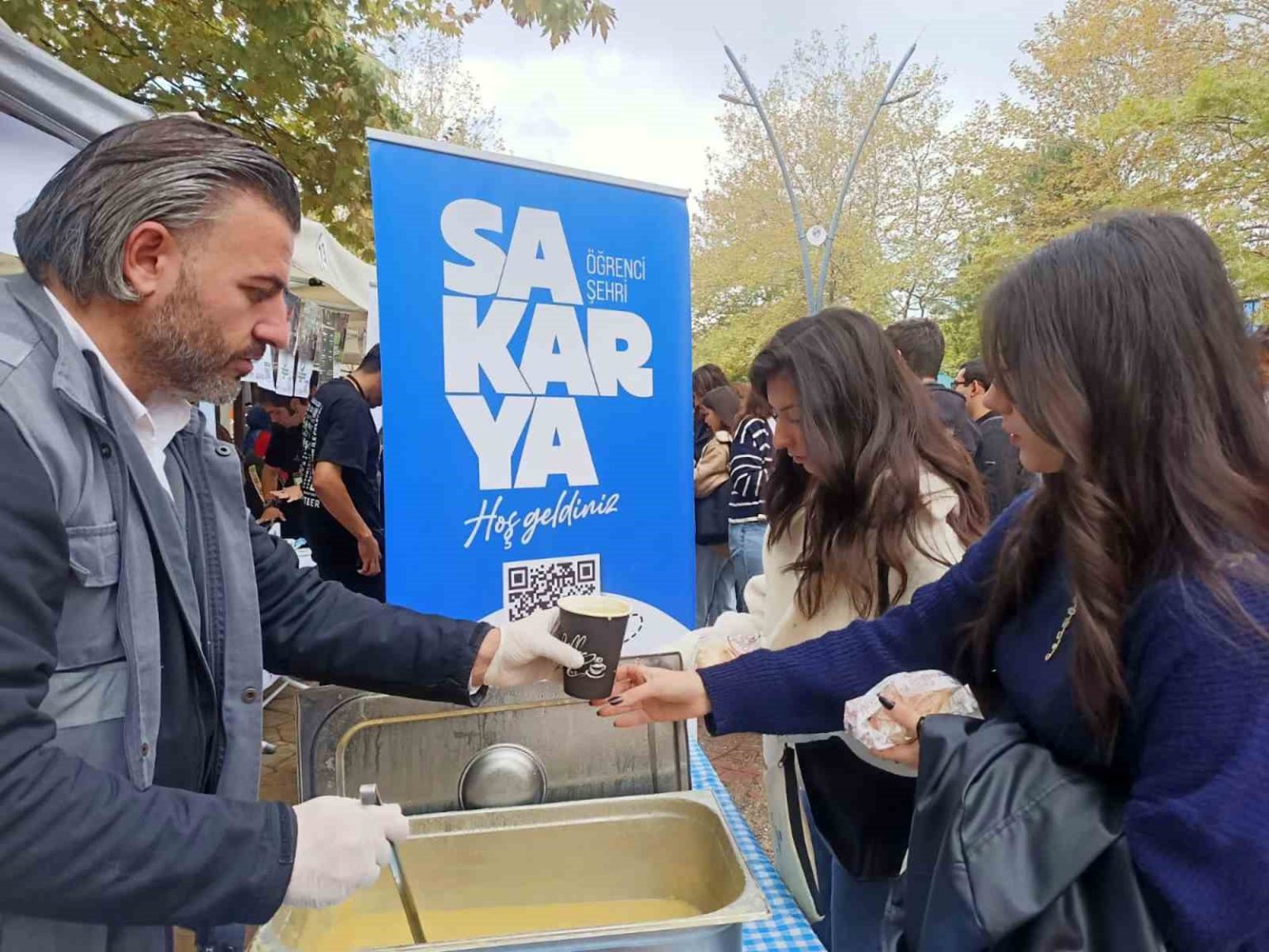 sakarya-buyuksehirden-universiteli-genclerin-icini-isitan-hareket