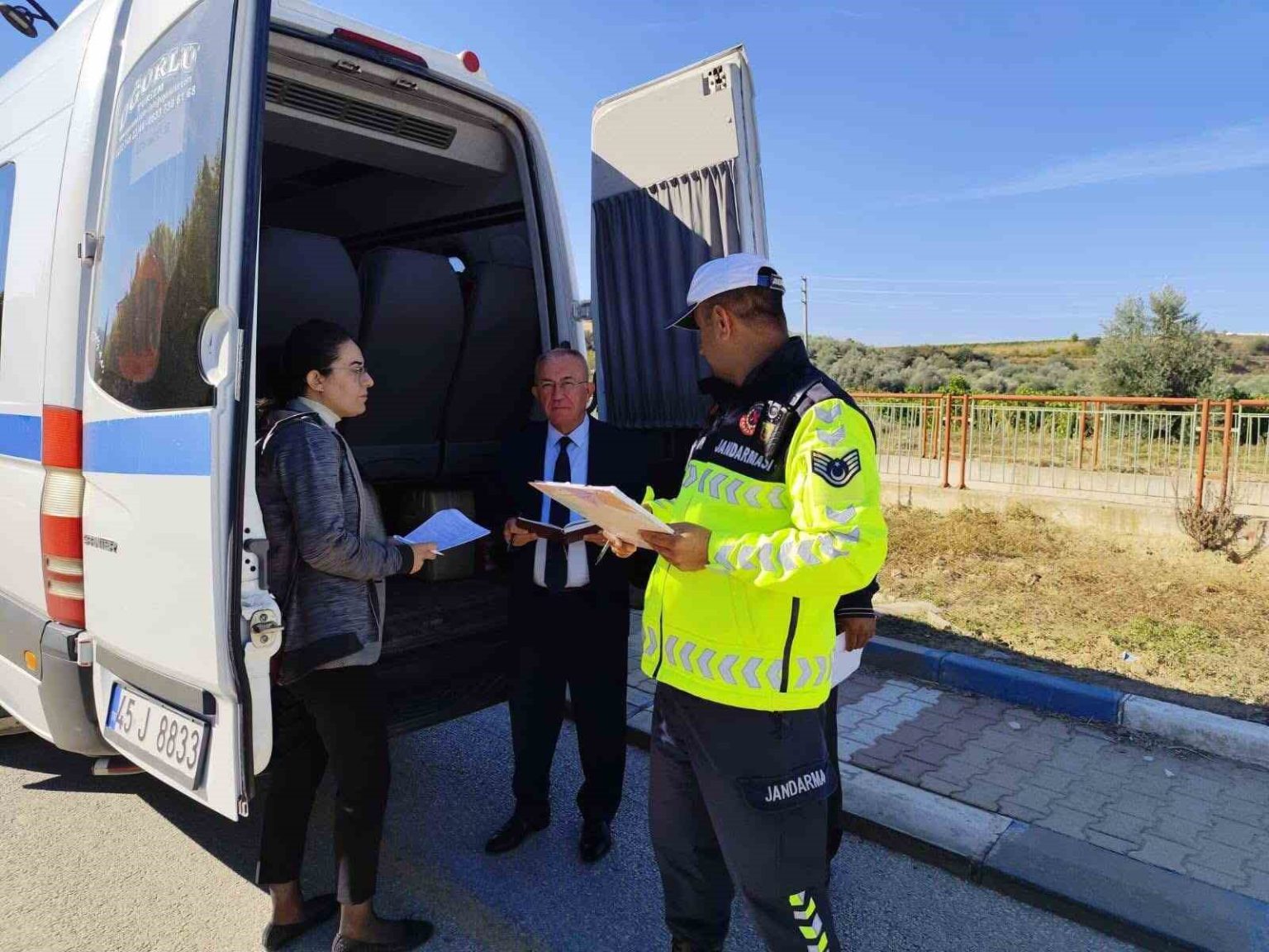 sarigolde-okul-servisleri-siki-denetimden-gecti