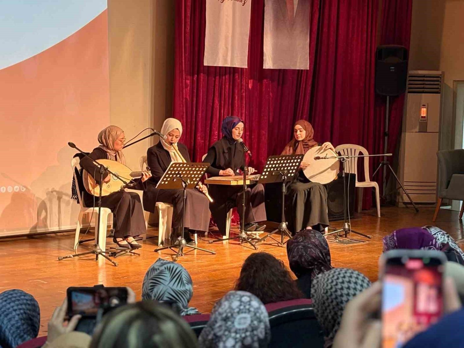 sincan-belediyesi-nilhan-osmanoglunu-sincanli-kadinlarla-bulusturdu