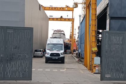 tuzla-tersanesinde-patlama-1-isci-hayatini-kaybetti