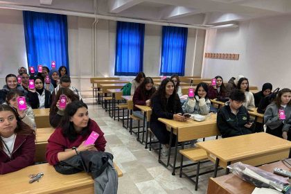 universite-ogrencilerine-siddetle-mucadele-anlatildi