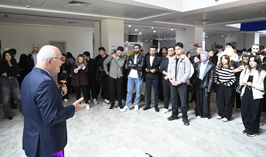 usak-universitesinde-erasmus-gunleri-coskuyla-kutlandi